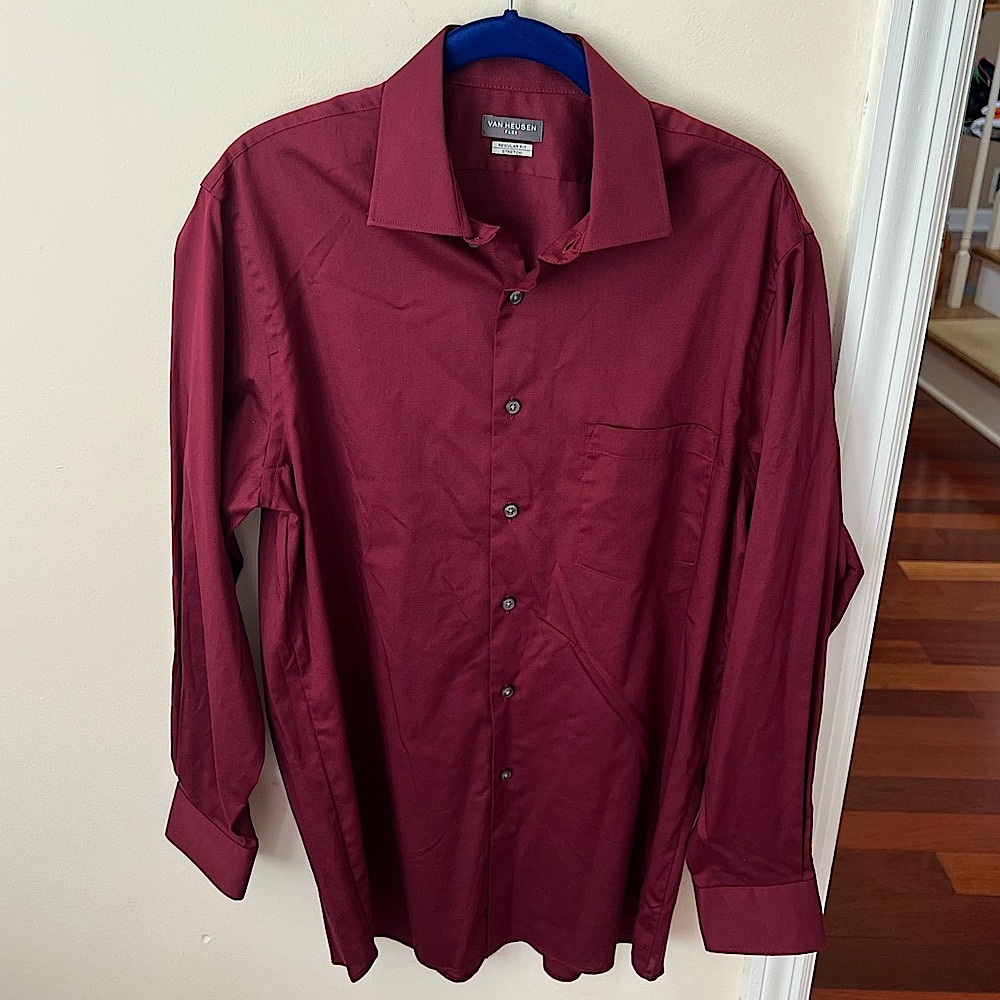 Men’s Burgundy Van Heusen Flex Regular Fit Wrinkle Free Long Sleeve Dress Shirt